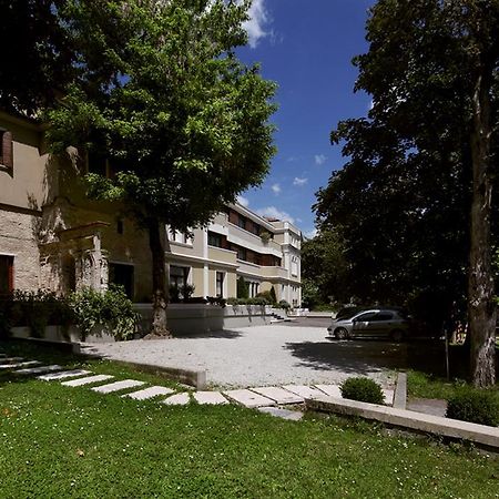 Hotel Cristallo Конеляно Екстериор снимка