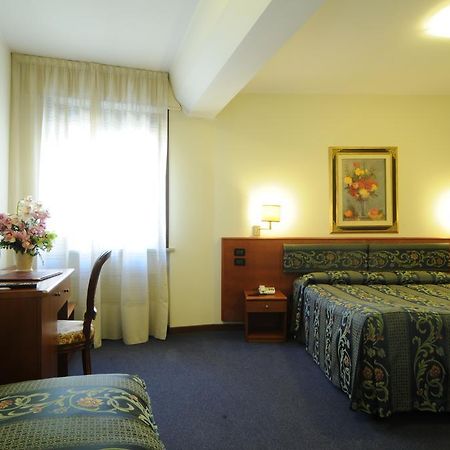 Hotel Cristallo Конеляно Екстериор снимка