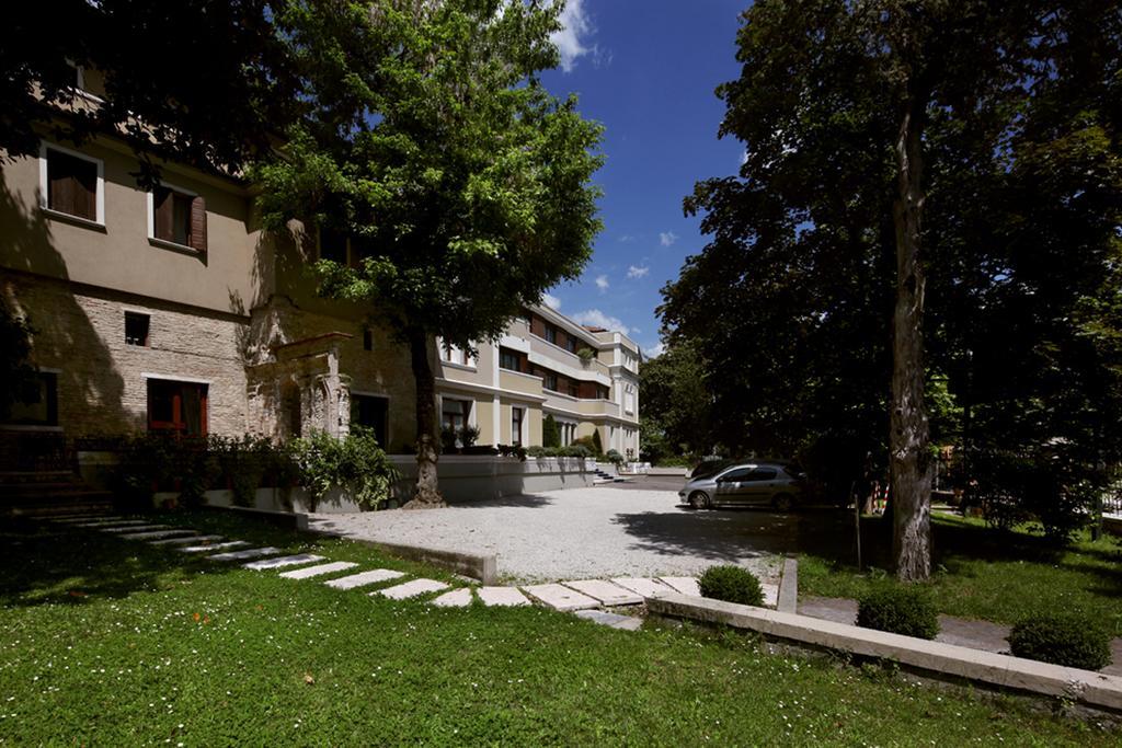 Hotel Cristallo Конеляно Екстериор снимка