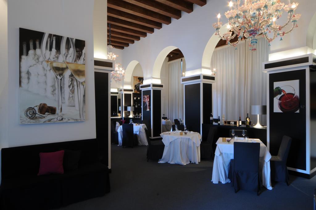 Hotel Cristallo Конеляно Екстериор снимка