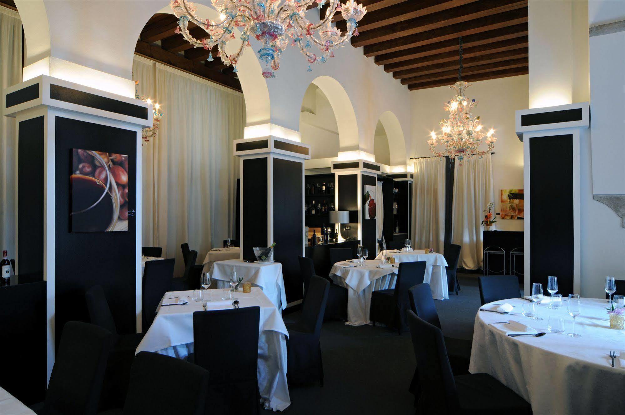 Hotel Cristallo Конеляно Екстериор снимка